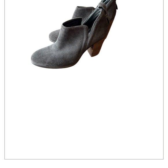 VINCE CAMUTO 🖤🩶 Gray Suede Ankle Boots - Picture 1 of 6